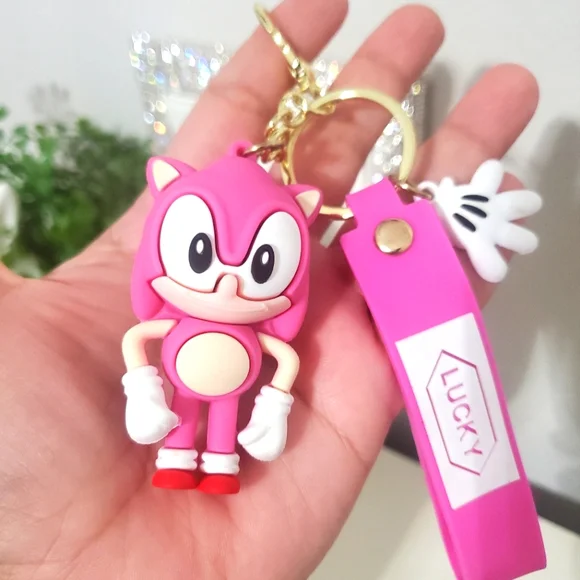SONIC THE HEDGEHOG PINK KEYCHAIN 3D SILICONE - Picture 1 of 6
